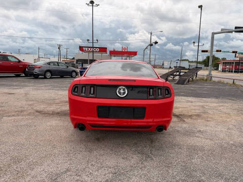 2014 Ford Mustang V6