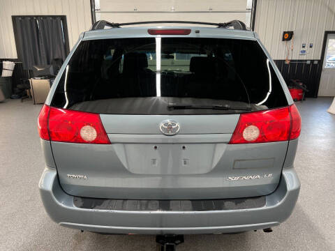 2009 Toyota Sienna LE 7-Passenger