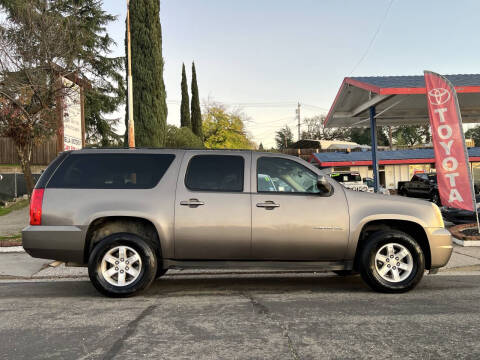 2011 GMC Yukon XL SLE
