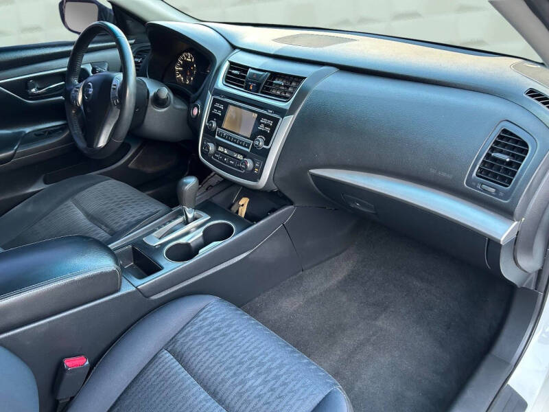 2017 Nissan Altima 2.5 SV