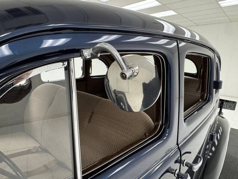 1937 Pontiac Chieftain