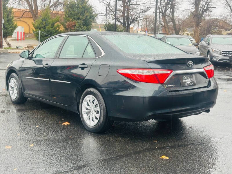2016 Toyota Camry LE