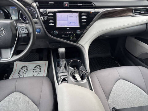 2020 Toyota Camry Hybrid LE