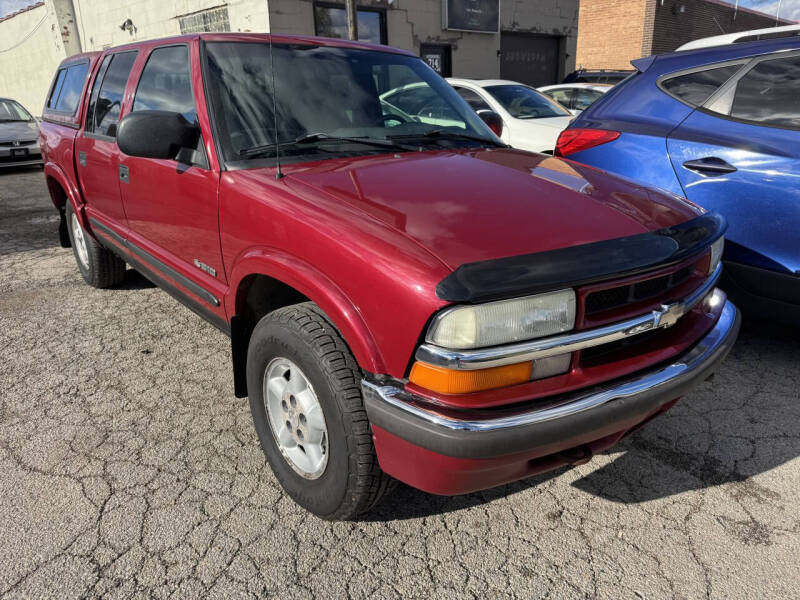 2002 Chevrolet S-10 LS photo 4