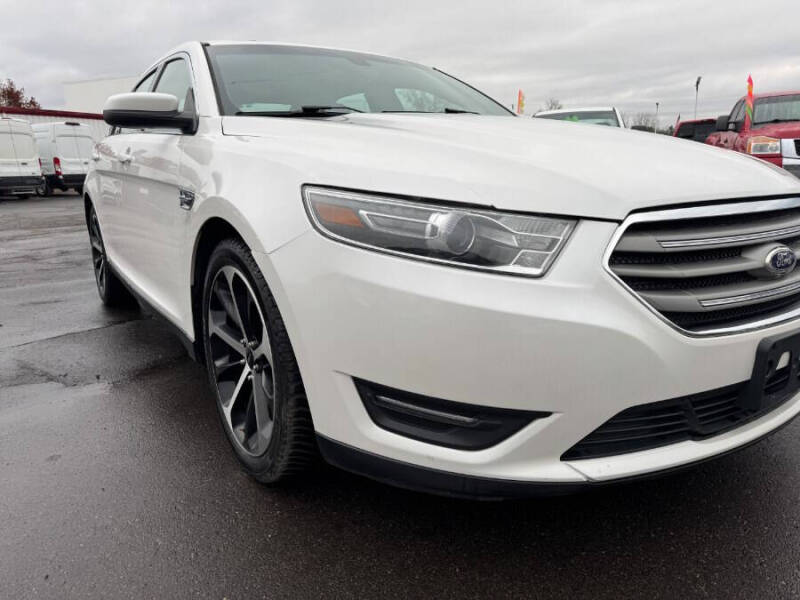 2016 Ford Taurus SEL