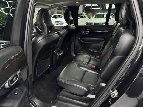 2018 Volvo XC90 T6 Momentum