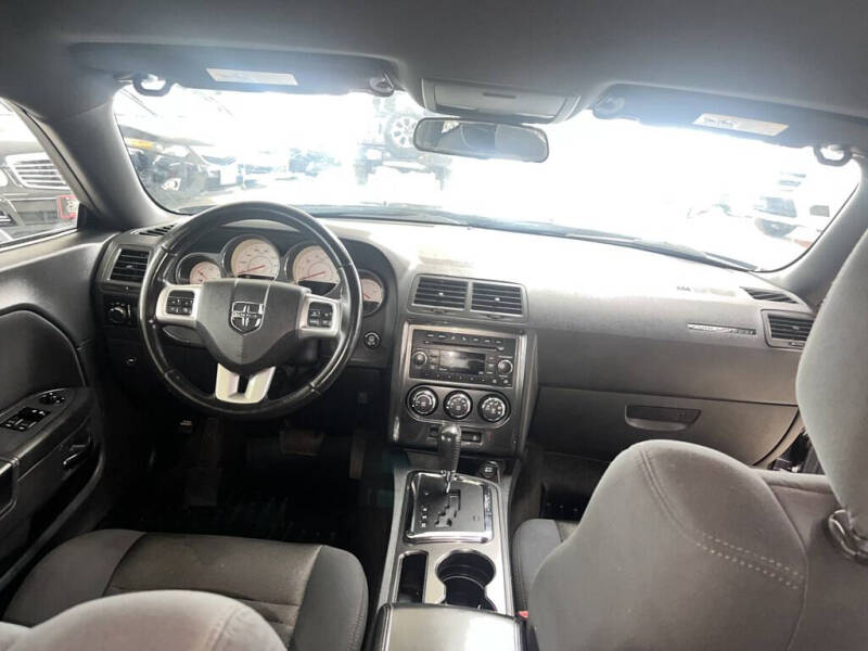 2012 Dodge Challenger SXT