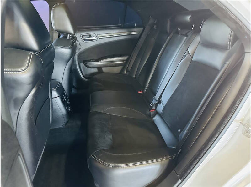 2014 Chrysler 300 SRT8