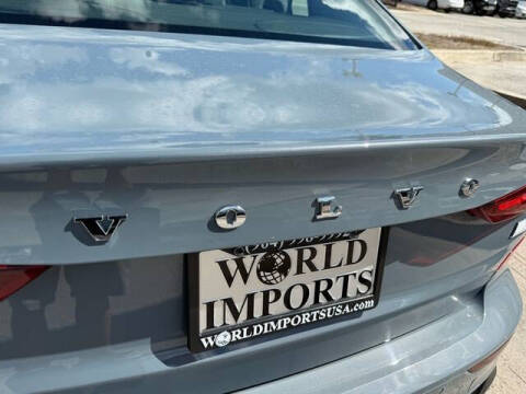 2024 Volvo S60 Recharge T8 Plus Dark Theme