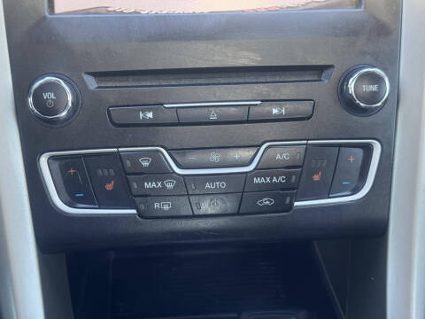 2016 Ford Fusion Hybrid SE