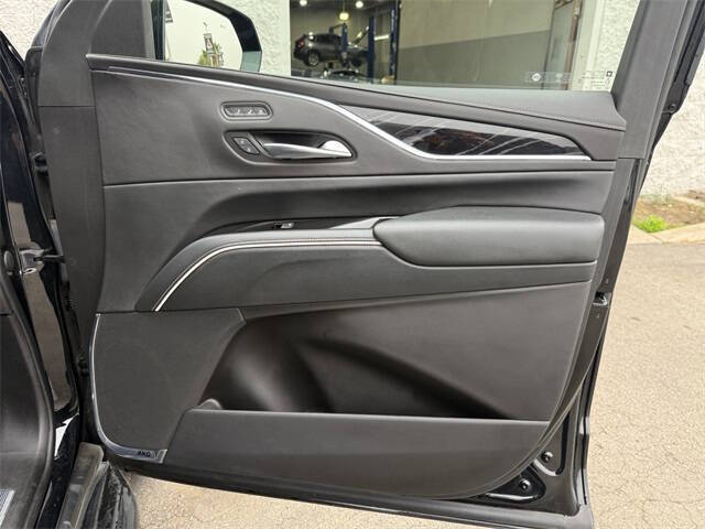 2023 Cadillac Escalade ESV Sport