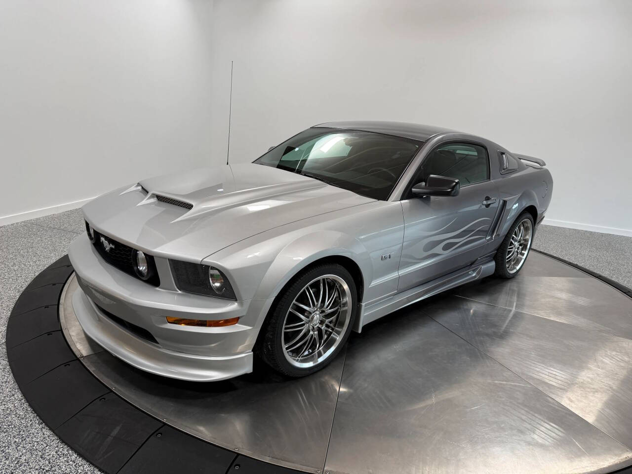 2007 Ford Mustang 7