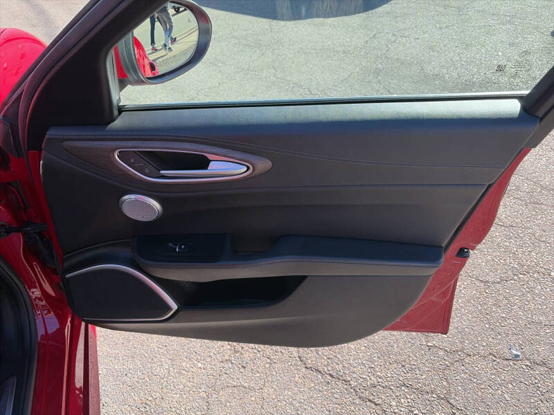 2017 Alfa Romeo Giulia Ti