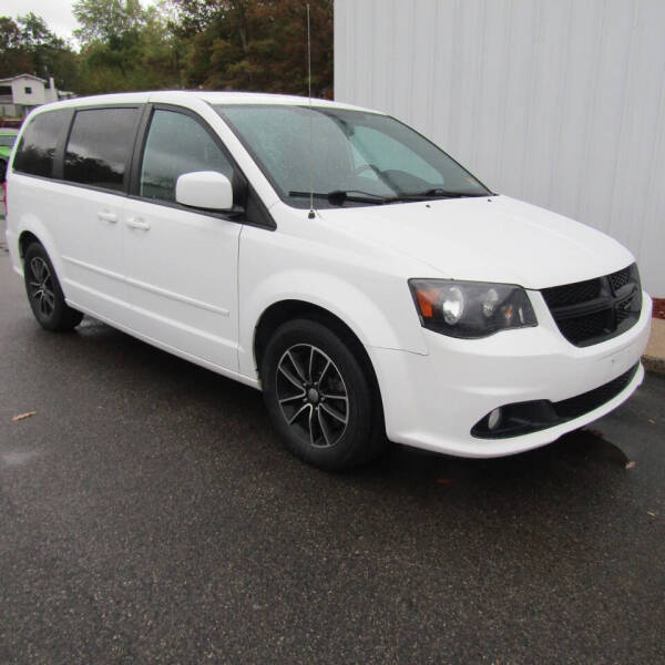 Used 2017 Dodge Grand Caravan SXT with VIN 2C4RDGCG9HR574613 for sale in Oakland, MD