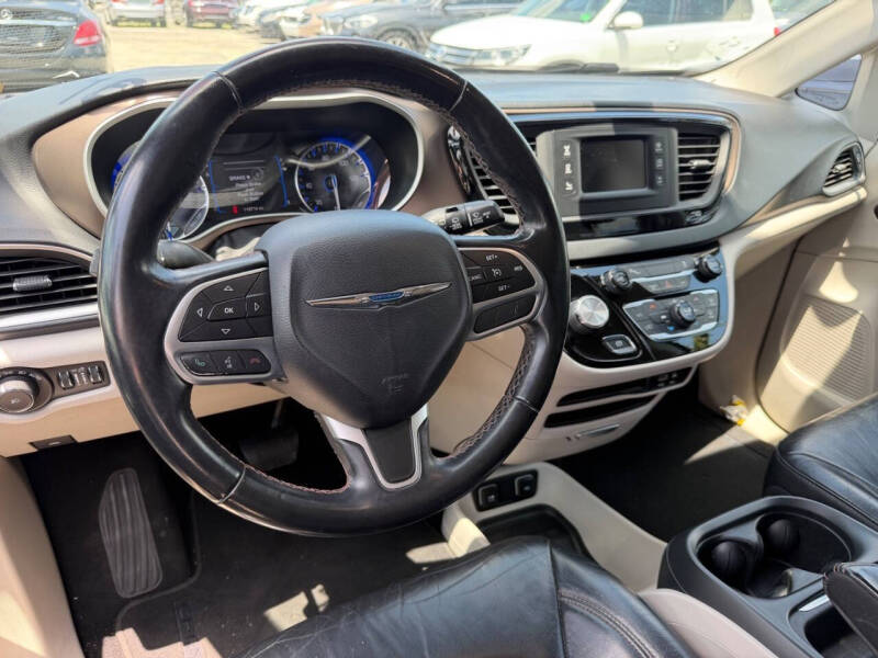 2017 Chrysler Pacifica Touring Plus