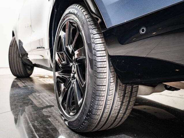 2023 Land Rover Discovery P300 S R-Dynamic