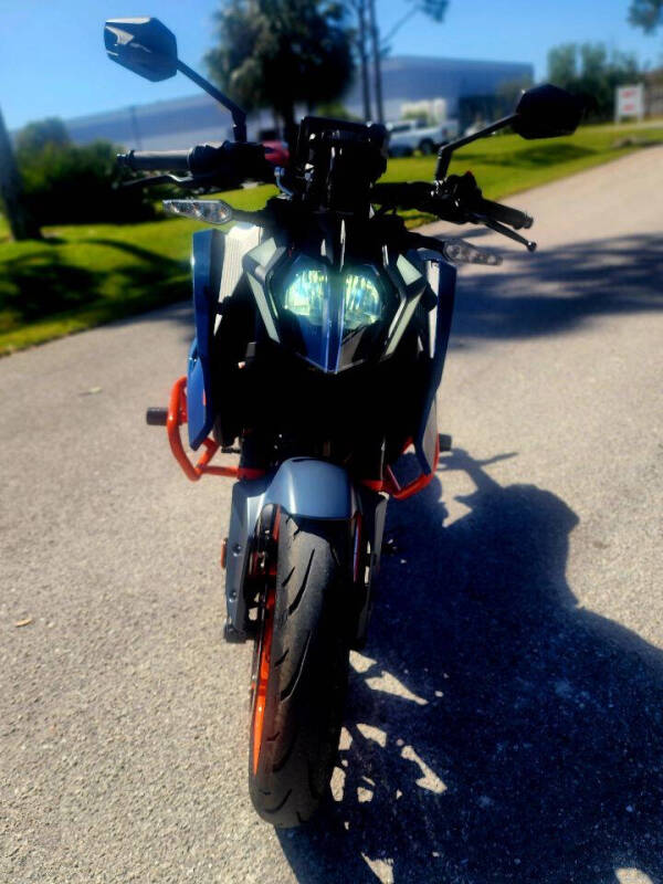 2024 KTM Duke 390