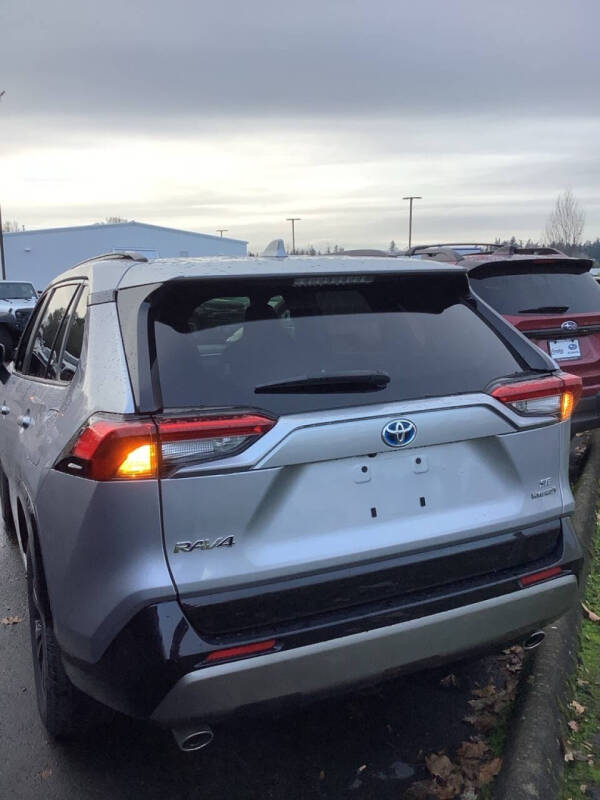 2022 Toyota RAV4 Hybrid SE