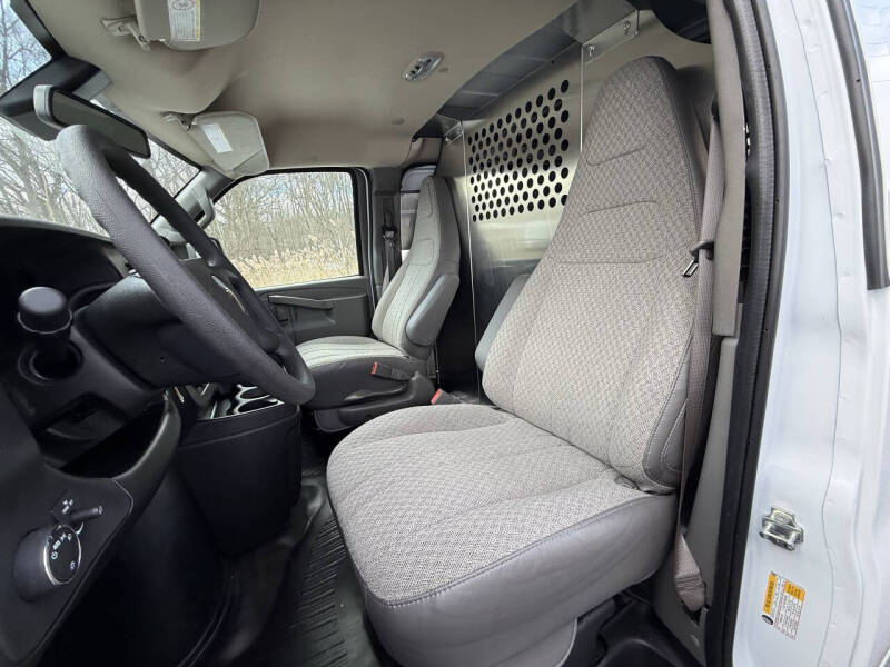 2025 Chevrolet Express 2500