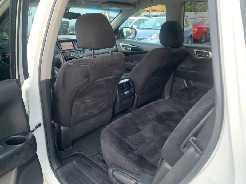 2014 Nissan Pathfinder SV