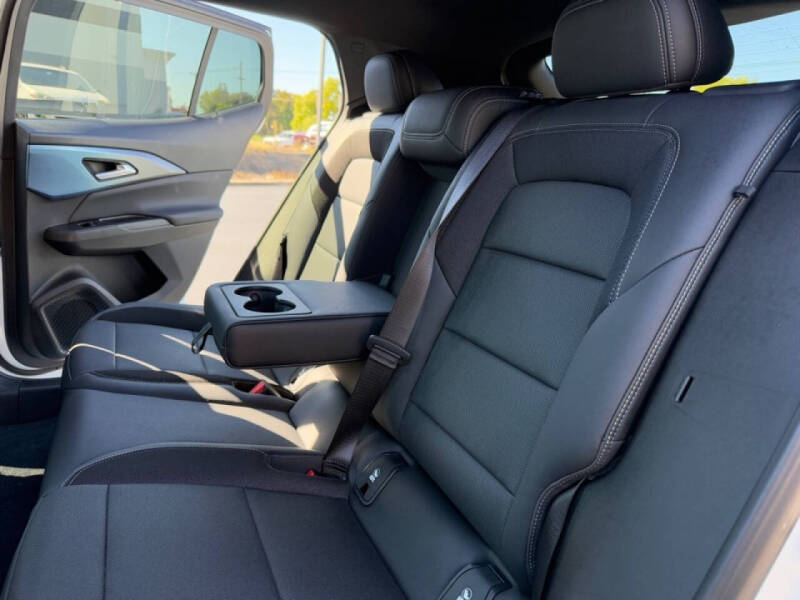 2024 Chevrolet Equinox EV LT