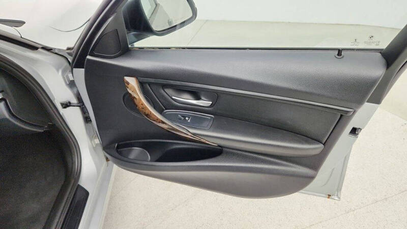 2017 BMW 3 Series 320i