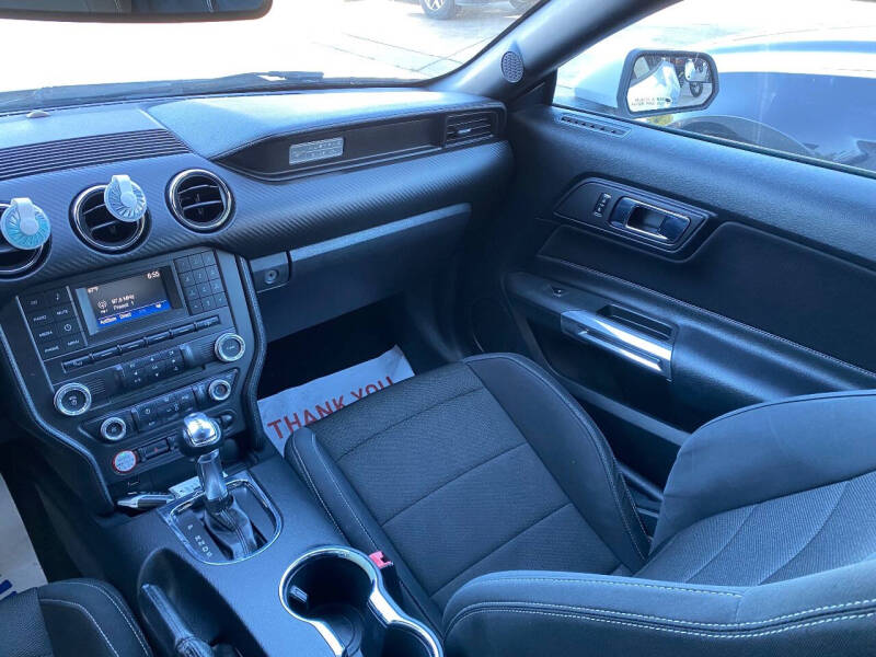 2016 Ford Mustang V6
