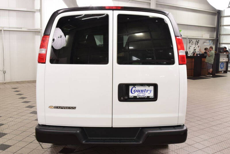 2026 Chevrolet Express LS 3500