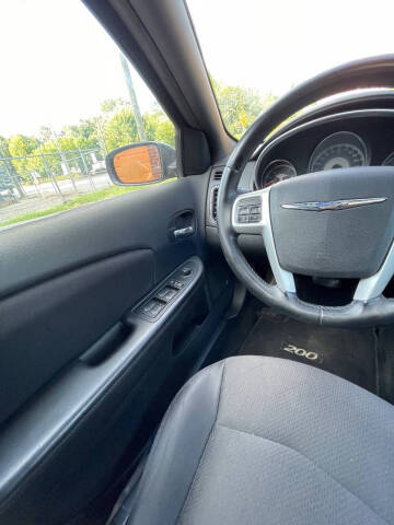 2013 Chrysler 200 Touring