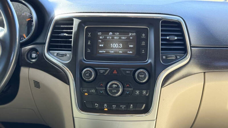 2017 Jeep Grand Cherokee Laredo