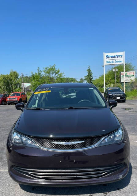 2017 Chrysler Pacifica for sale at Streeters Vehicle Sales in Plattsburgh, NY