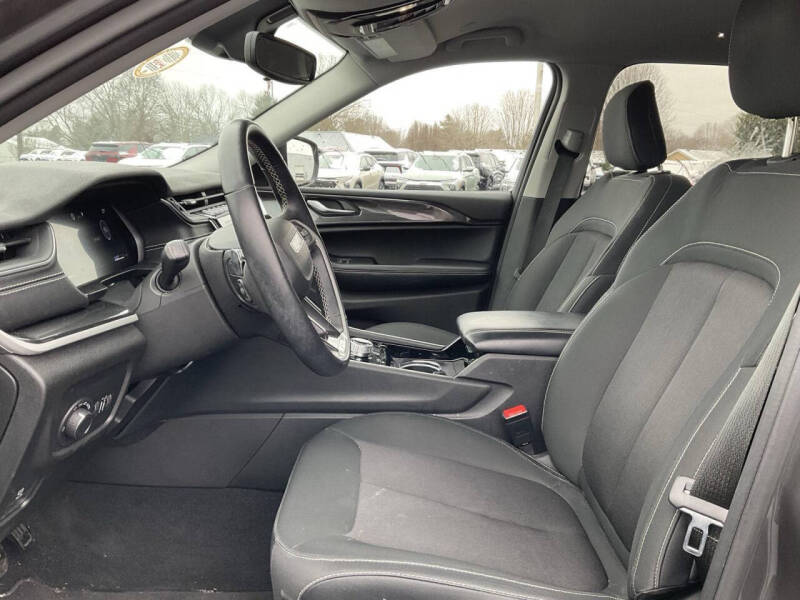 2022 Jeep Grand Cherokee L Laredo