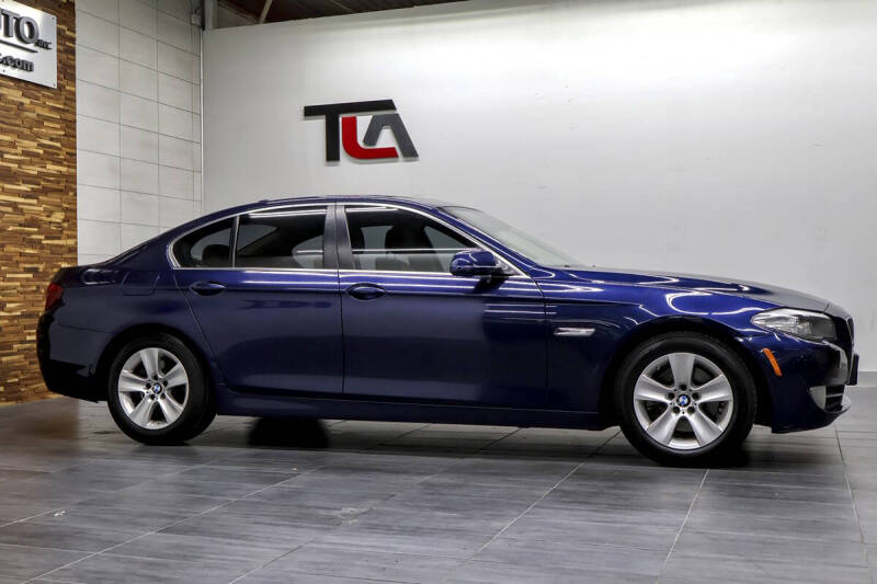 2011 BMW 5 Series 528i