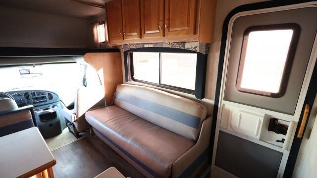 2004 Ford E-Series E-450 SD