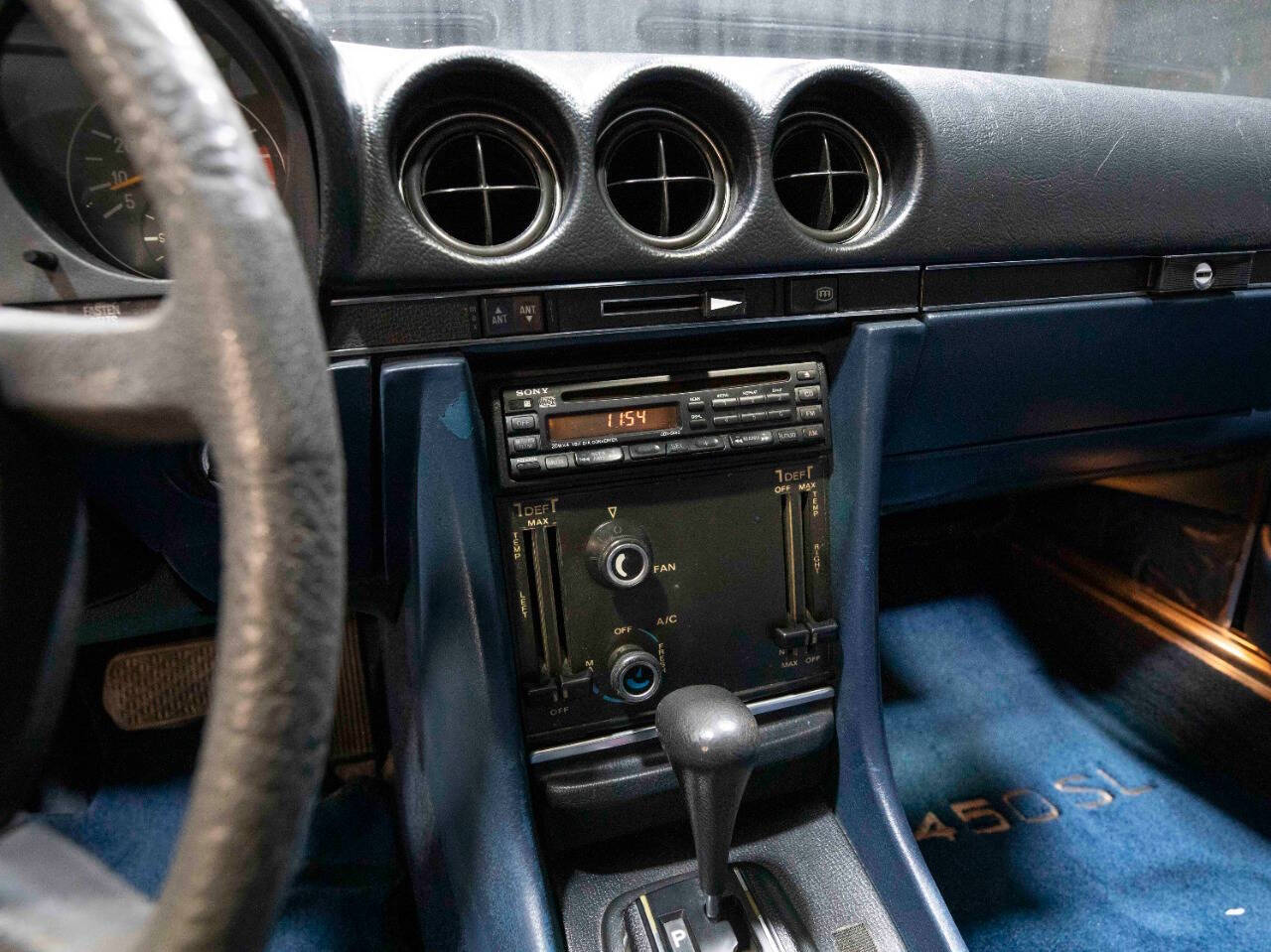1977 Mercedes-Benz 450 SL 40