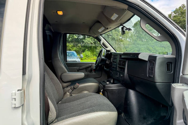 2022 GMC Savana 2500