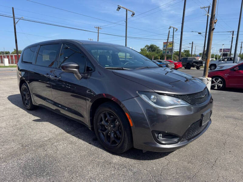 2020 Chrysler Pacifica Touring