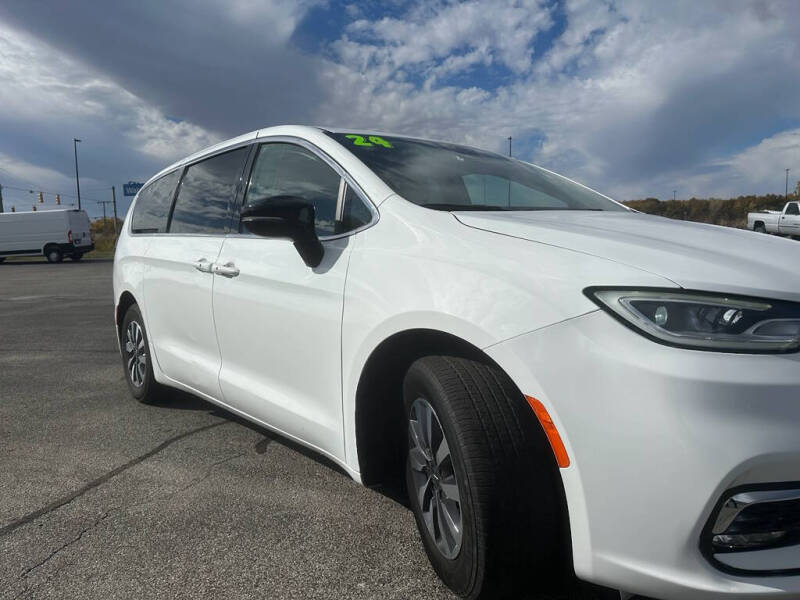 2024 Chrysler Pacifica Plug-In Hybrid