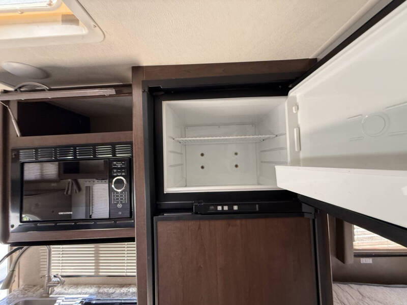 2019 Ford FOUR WINDS THOR 22E