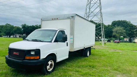 2005 GMC Savana for sale at BSA Used Cars in Pasadena TX