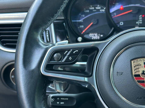 2017 Porsche Macan