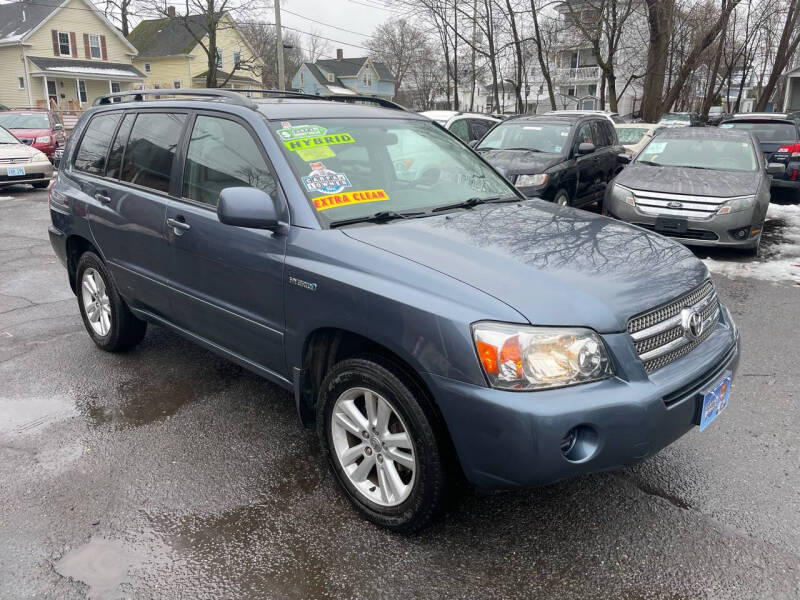 2006 Toyota Highlander Hybrid for sale at Emory Street Auto Sales and Service in Attleboro MA