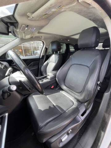 2019 Jaguar F-PACE 25t Premium