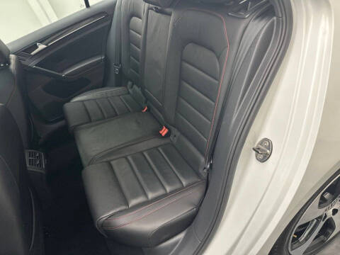 2017 Volkswagen Golf GTI SE