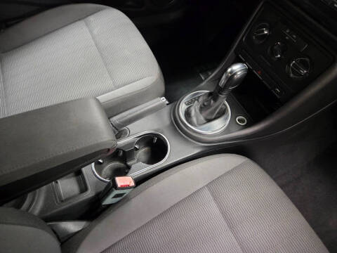 2013 Volkswagen Beetle 2.5L Entry PZEV