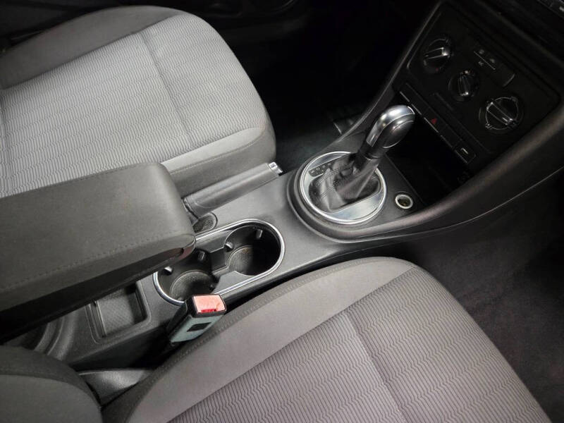 2013 Volkswagen Beetle 2.5L Entry PZEV