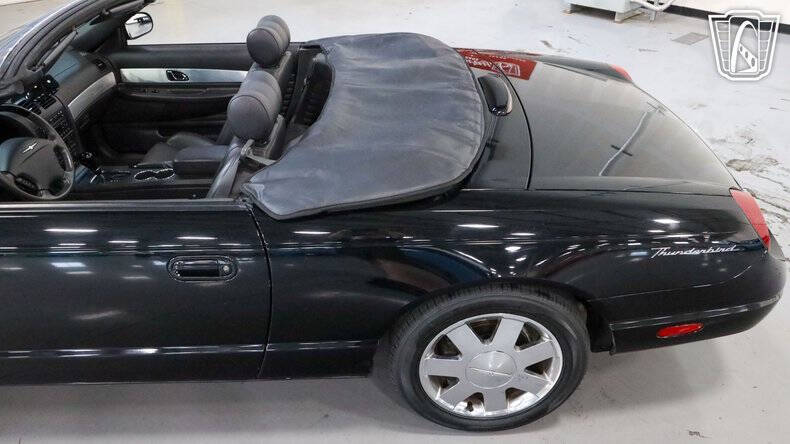 2002 Ford Thunderbird Deluxe