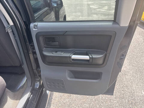2007 Mitsubishi Raider LS