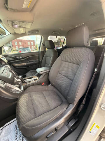 2017 GMC Acadia SLE-2