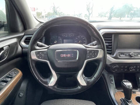 2017 GMC Acadia SLE-2